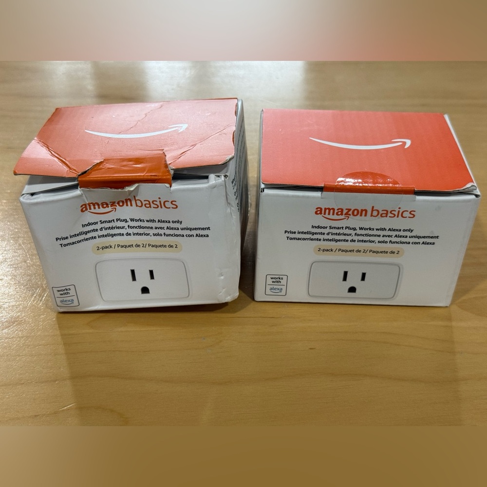 Amazon Basics Indoor Smart Plugs works with Alexa only one open box & one sealed